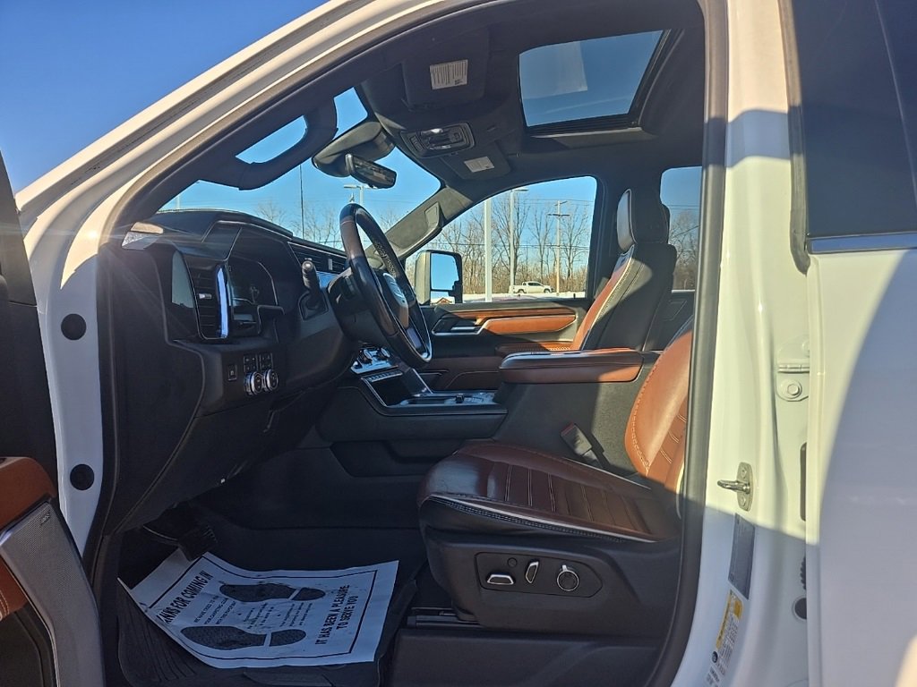Used 2024 GMC Sierra 3500 Denali Ultimate image 13