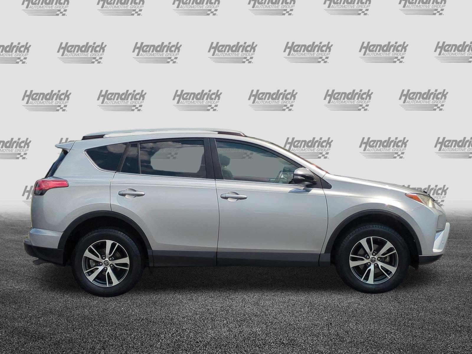 Used 2017 Toyota RAV4 XLE FWD image 11