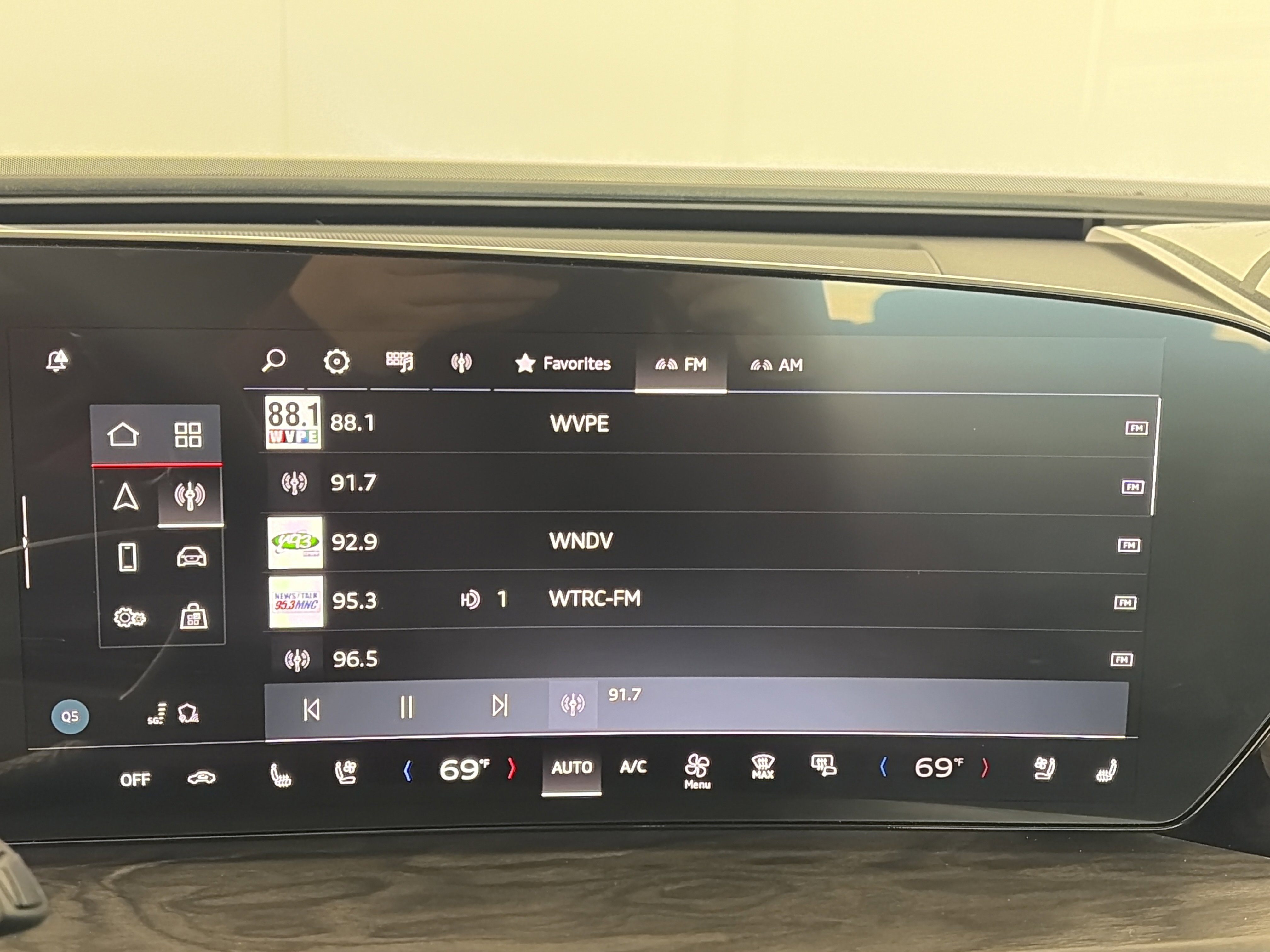 Used 2025 Audi Q5 Premium Plus w/ Premium Plus image 20