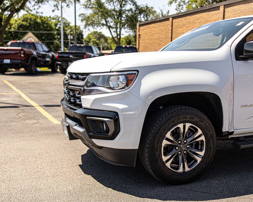 Used 2022 Chevrolet Colorado Z71 AWD/4WD image 4