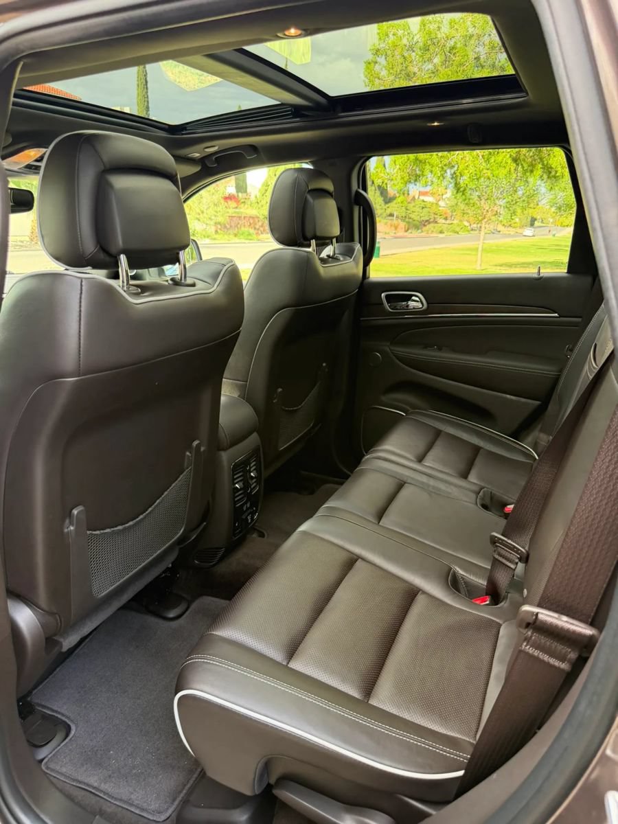 Used 2018 Jeep Grand Cherokee Overland AWD/4WD image 13