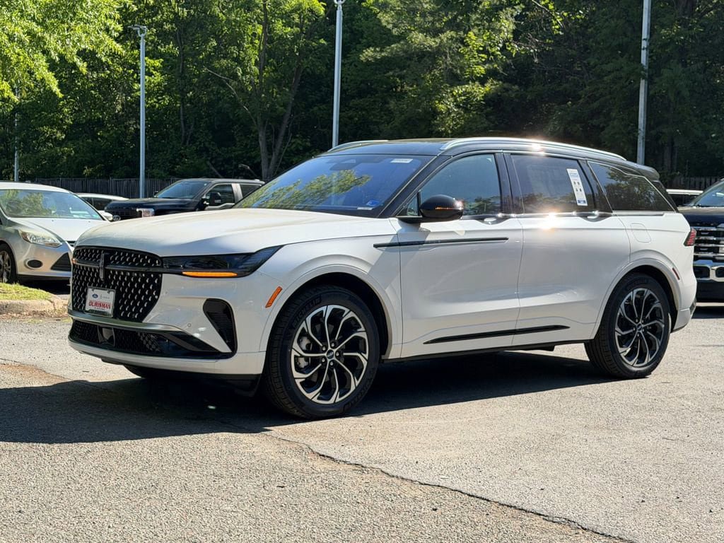 New 2026 Lincoln Nautilus Reserve AWD/4WD image 2