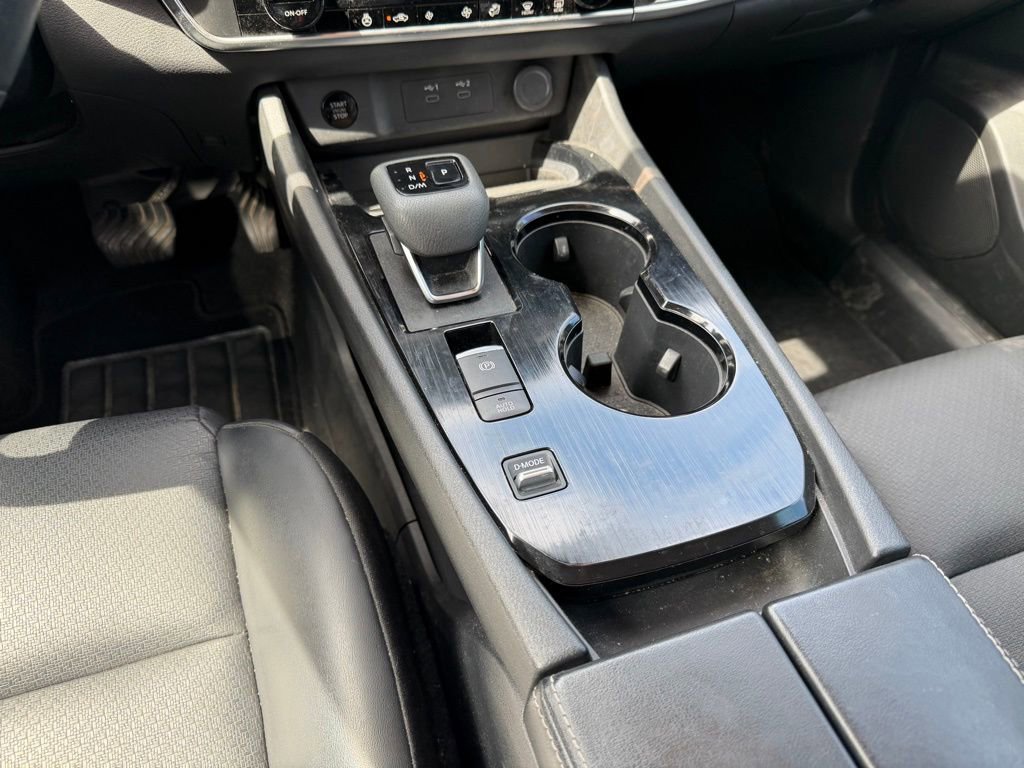 Used 2024 Nissan Rogue SV w/ SV Premium Package FWD image 15