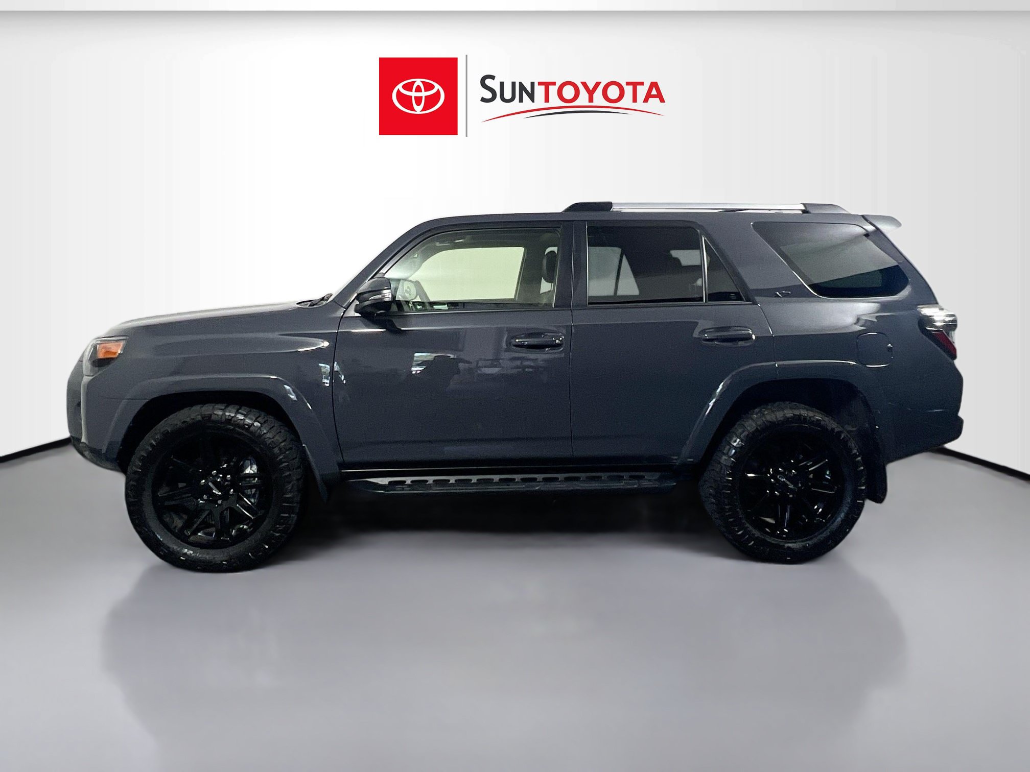 Used 2024 Toyota 4Runner SR5 Premium RWD image 7