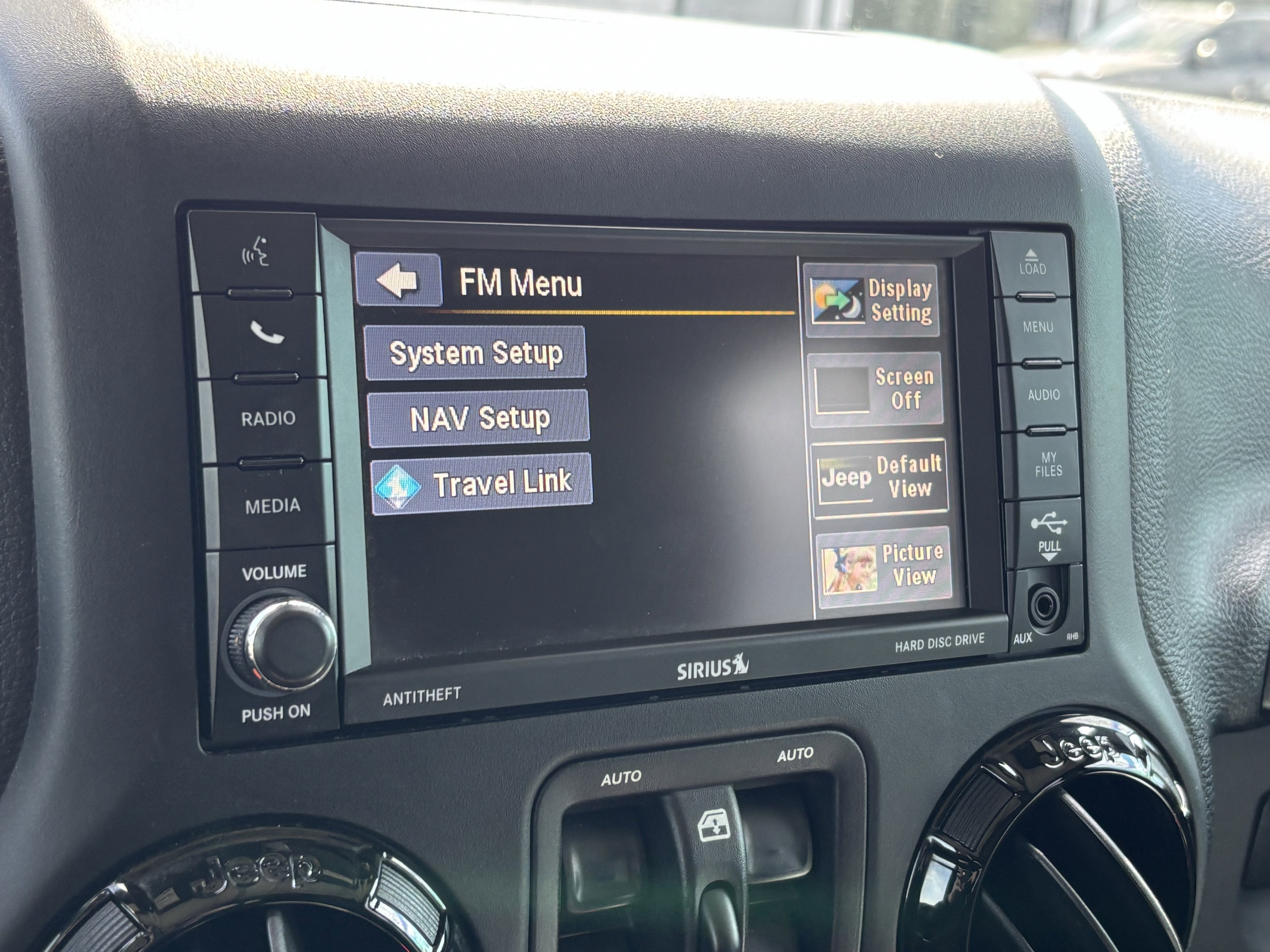 Used 2017 Jeep Wrangler Unlimited Sahara image 25