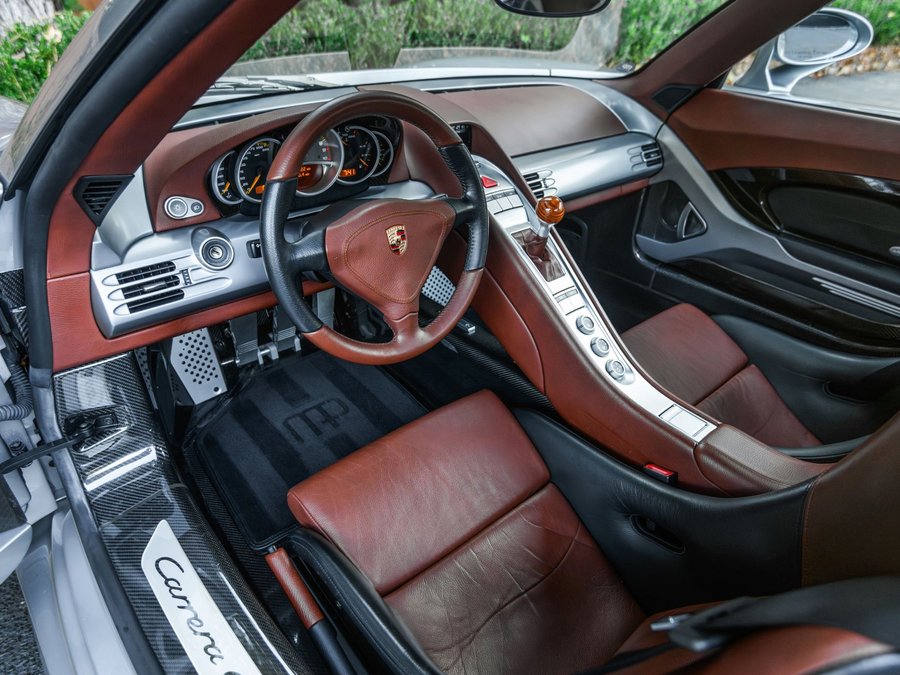 Used 2005 Porsche Carrera GT image 16