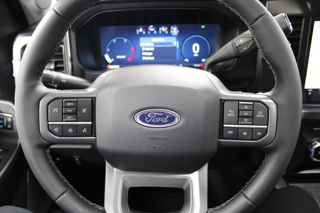 New 2026 Ford F250 Lariat w/ Black Appearance Package image 37