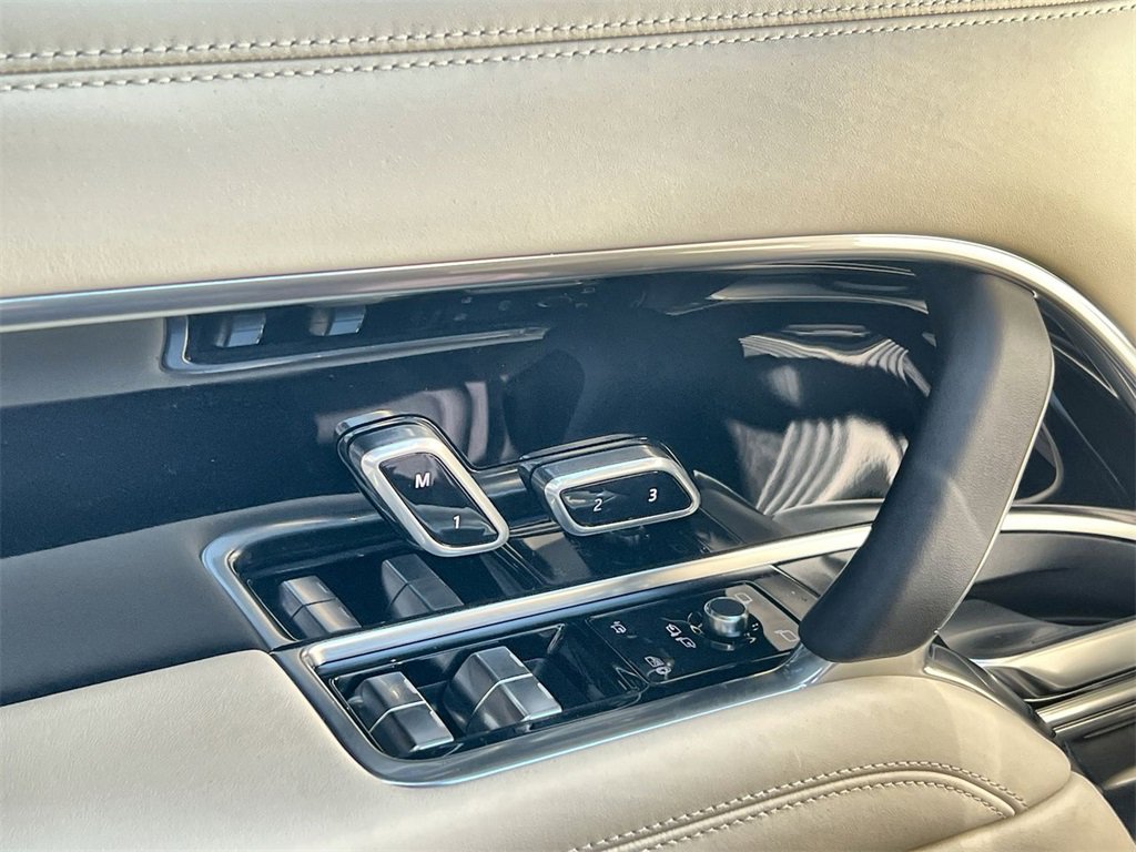 New 2025 Land Rover Range Rover SE image 21