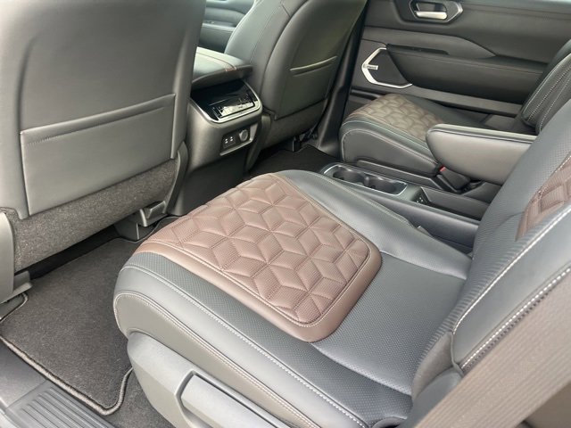 New 2025 Nissan Armada Platinum Reserve image 31