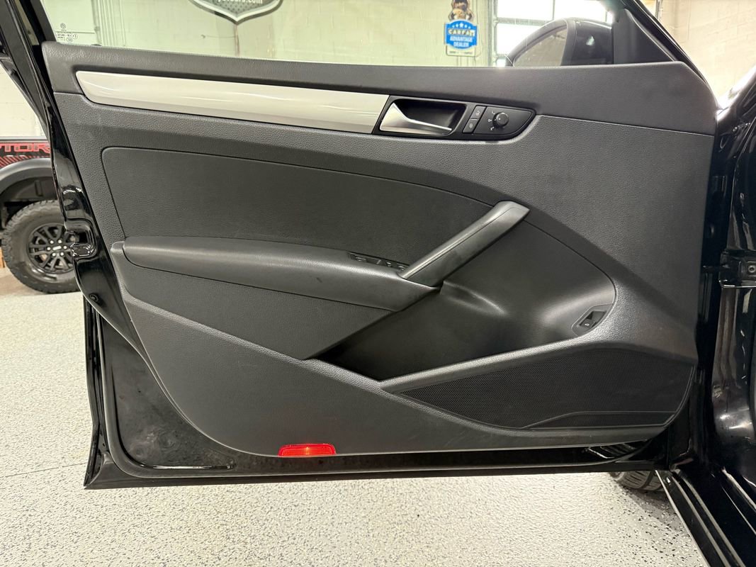 Used 2014 Volkswagen Passat 2.5 S FWD image 9