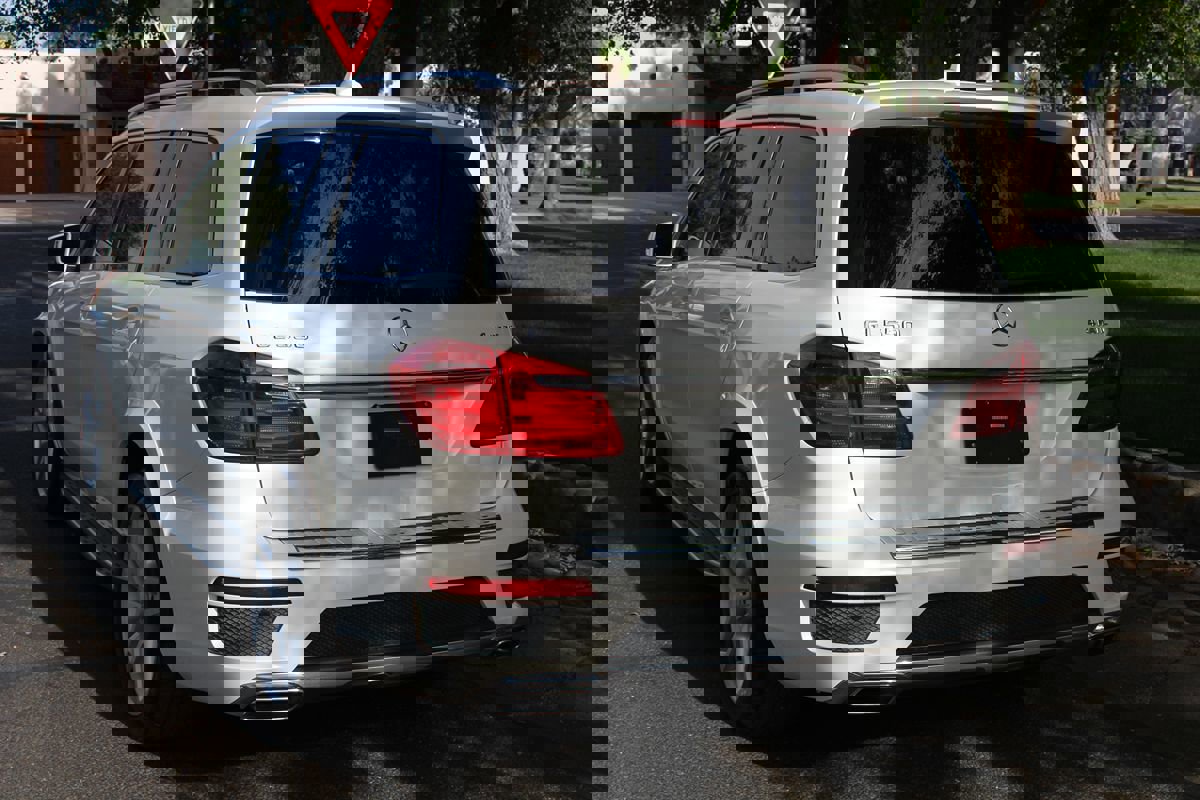 Used 2015 Mercedes-Benz GL 550 4MATIC image 52