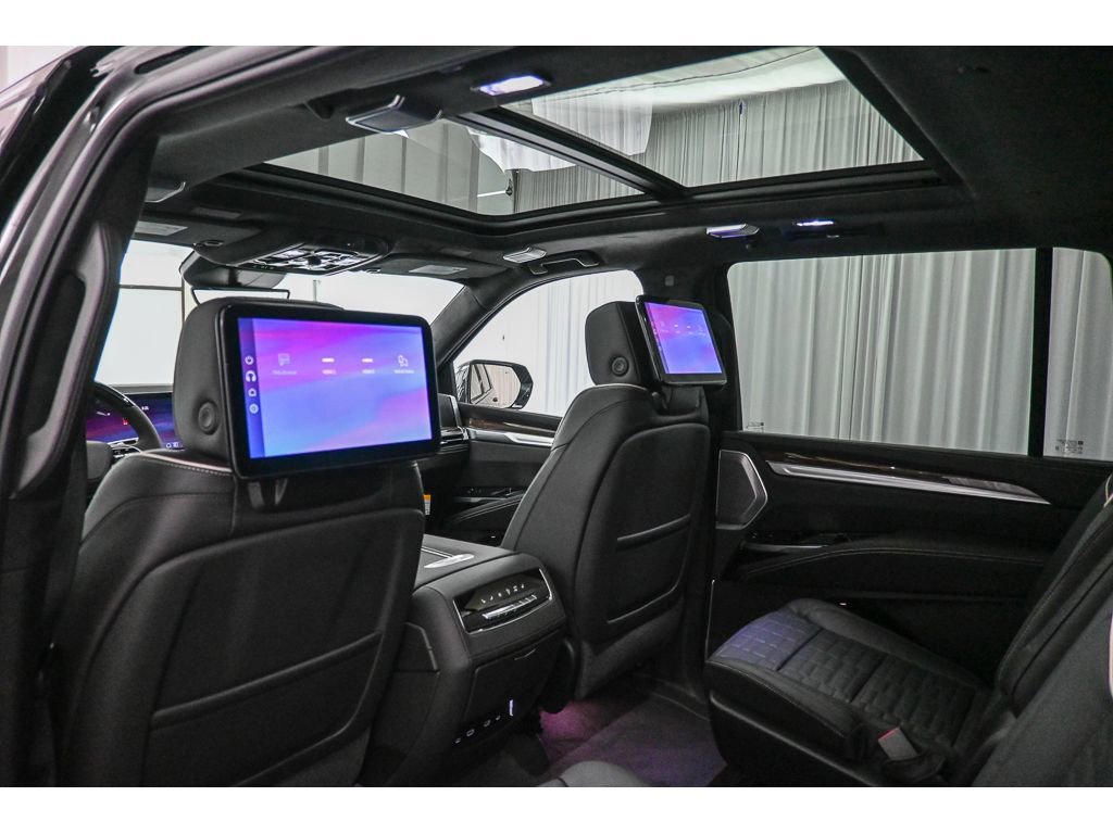New 2026 Cadillac Escalade ESV Platinum Sport w/ LPO, ONYX Package AWD/4WD image 15