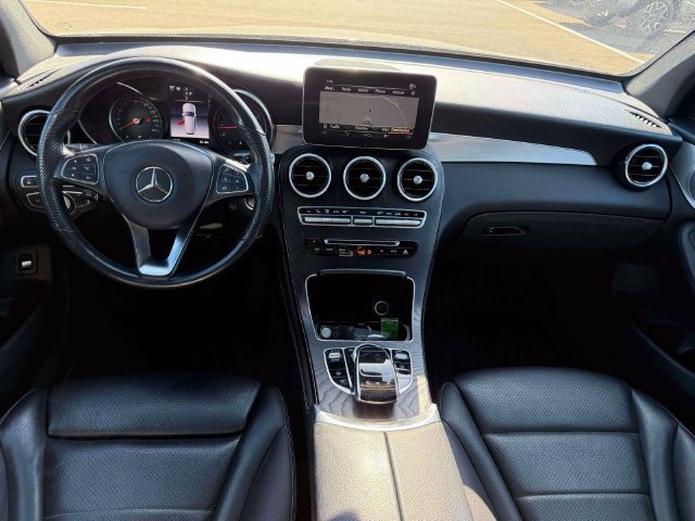 Used 2019 Mercedes-Benz GLC 300 4MATIC image 17