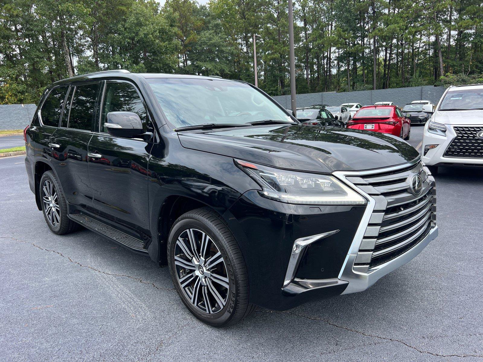 Used 2020 Lexus LX 570 4WD w/ Luxury Package image 3