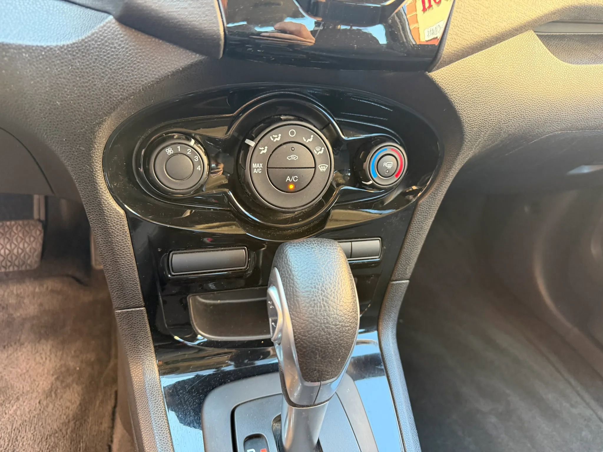 Used 2014 Ford Fiesta SE w/ Equipment Group 201A image 15