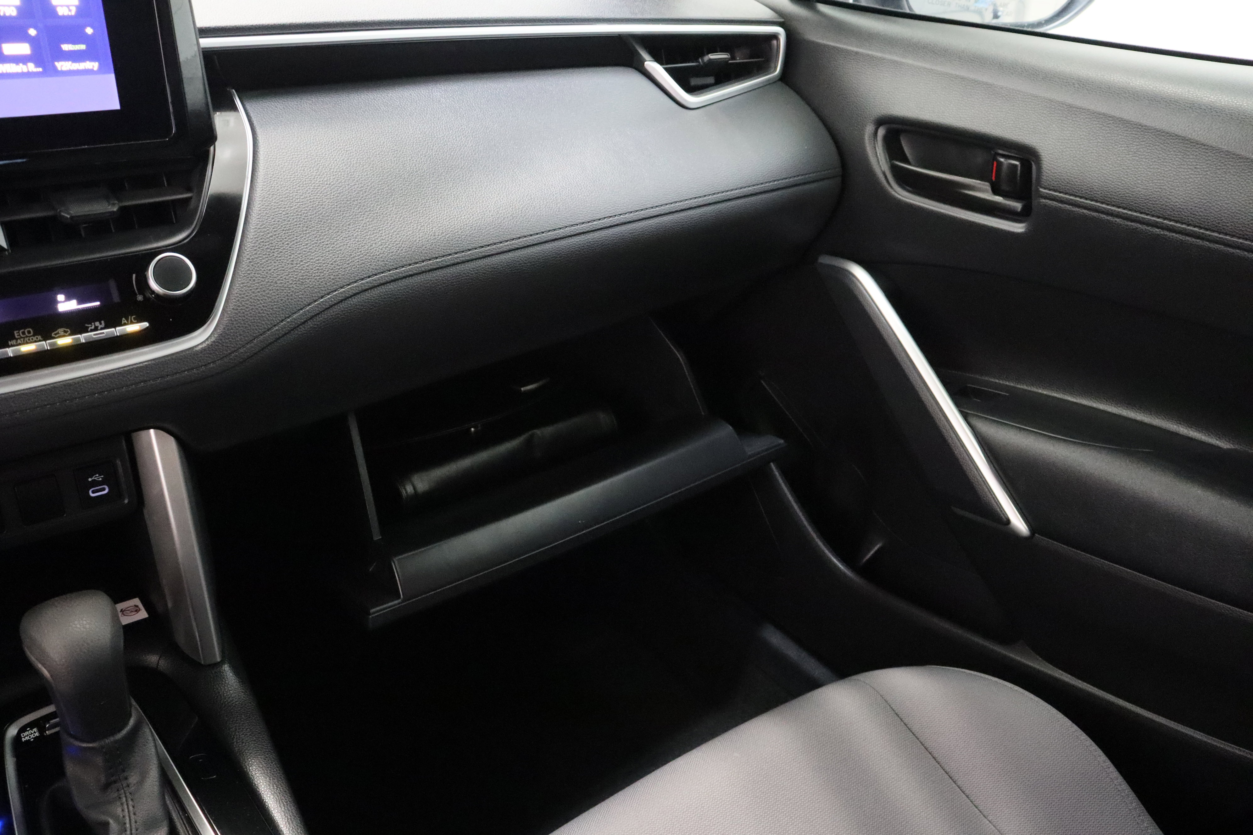 Used 2023 Toyota Corolla Cross AWD Hybrid image 22