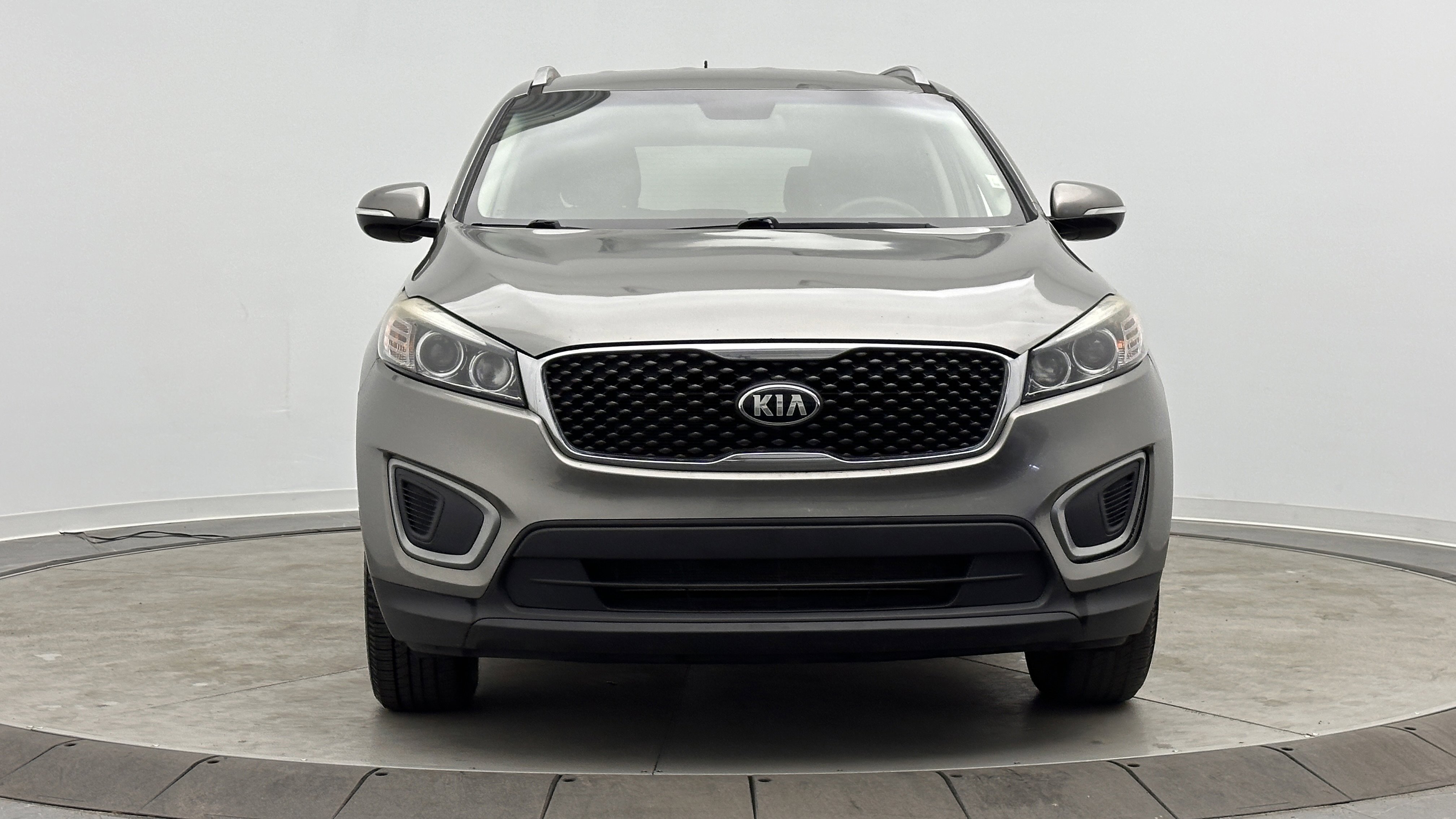 Used 2016 Kia Sorento LX image 2