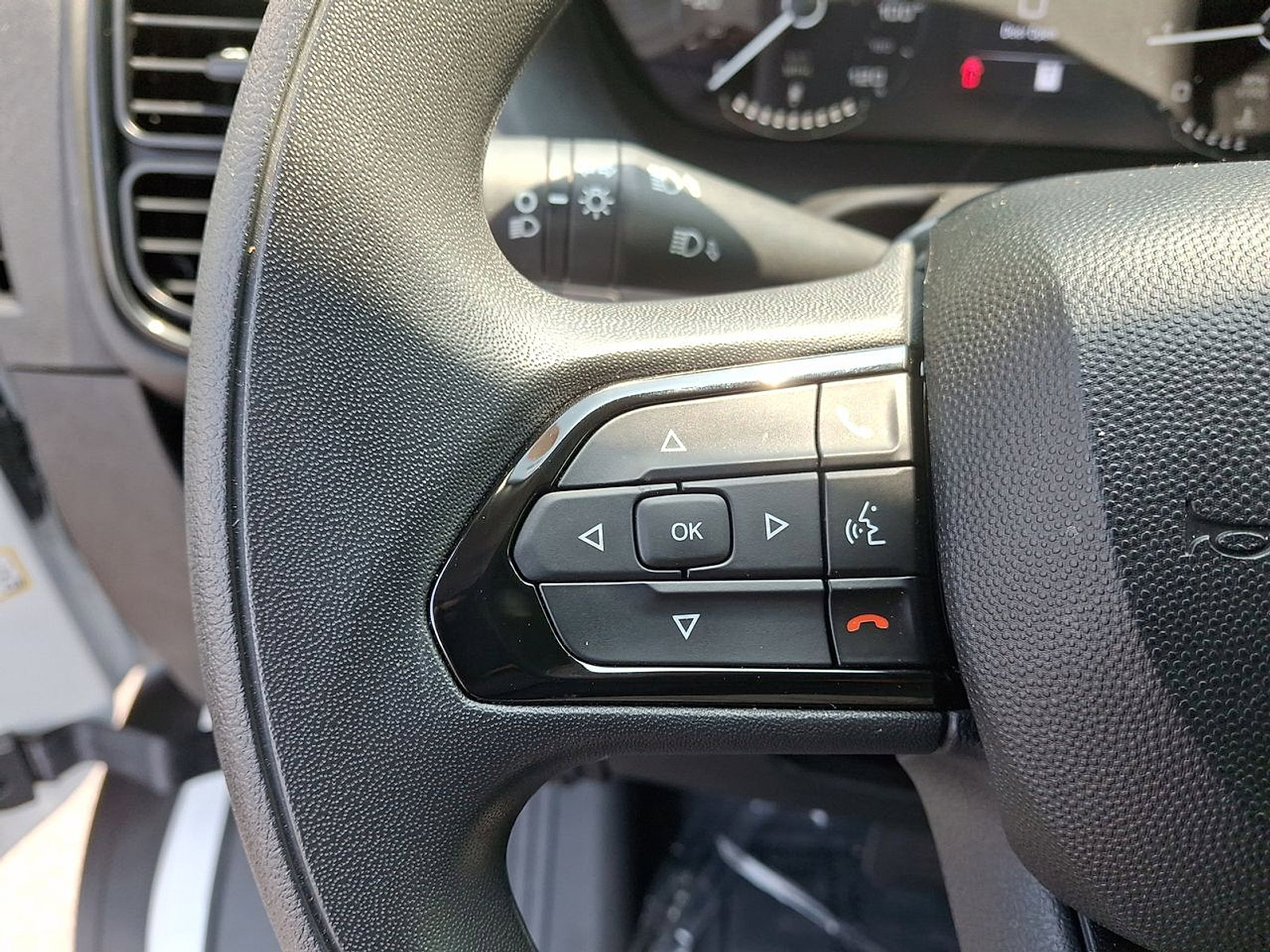 Used 2024 RAM ProMaster 2500 w/ Convenience Group image 17