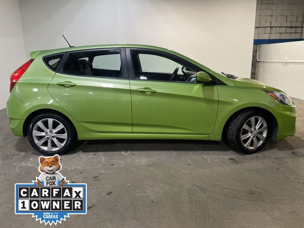 Used 2012 Hyundai Accent SE image 3