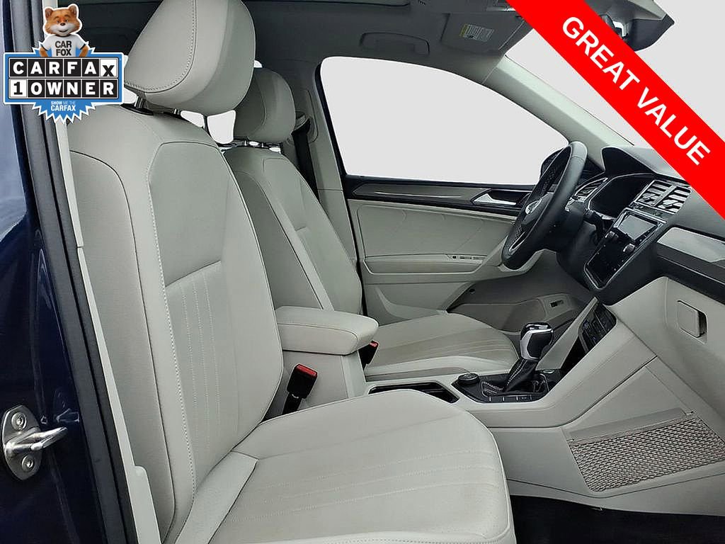 Used 2024 Volkswagen Tiguan SE w/ Panoramic Sunroof Package AWD/4WD image 10