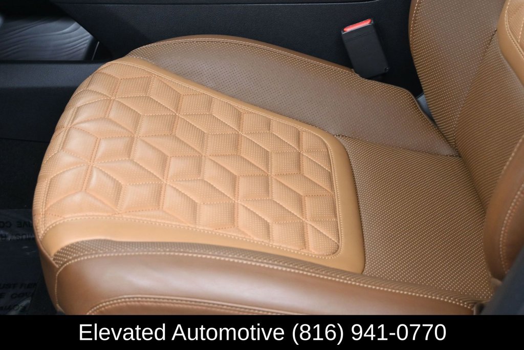 Used 2025 Nissan Armada Platinum Reserve AWD/4WD image 17