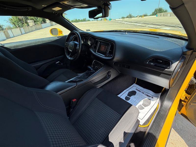 Used 2017 Dodge Challenger SXT RWD image 36