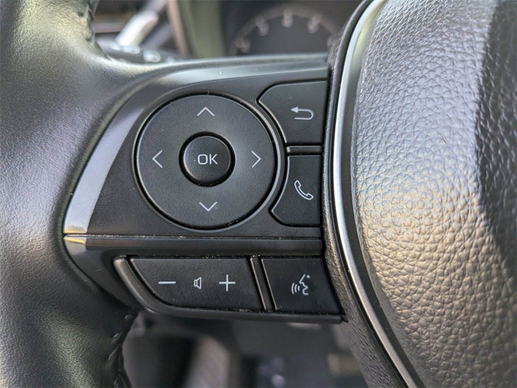 Used 2025 Toyota Corolla Cross LE image 20