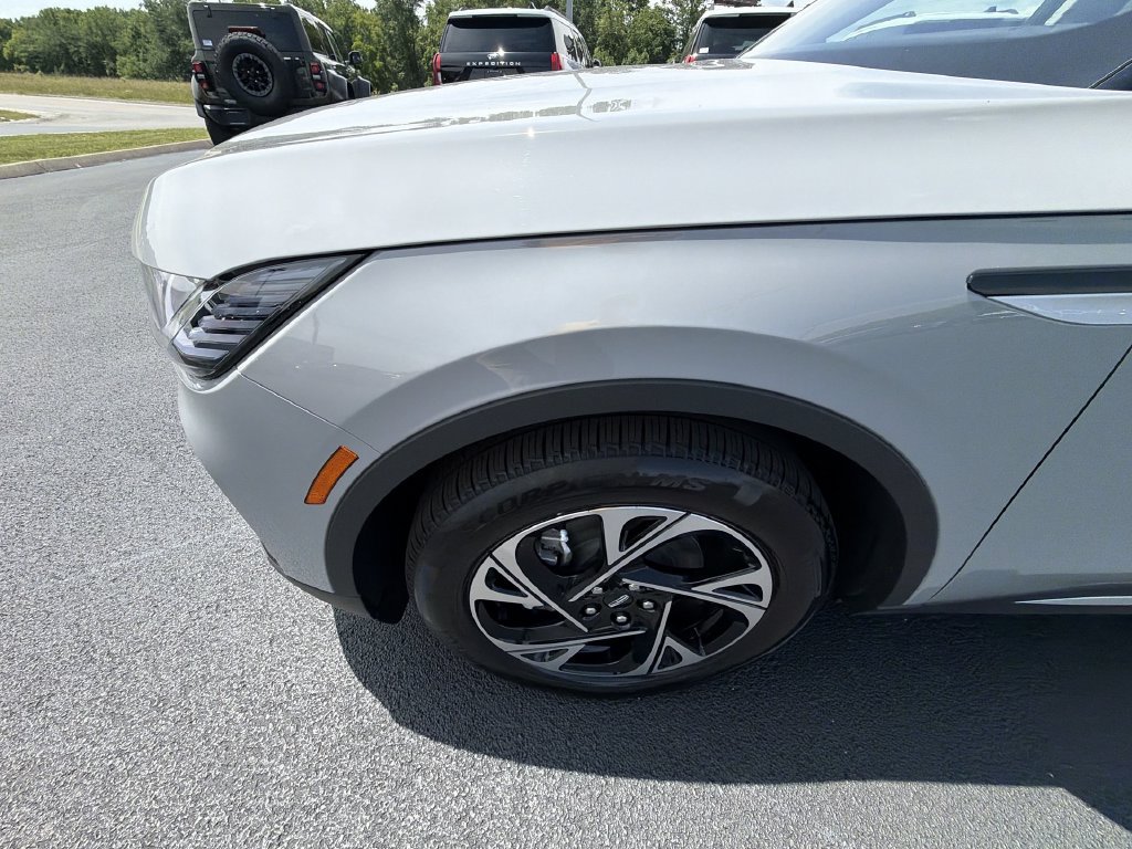 New 2026 Lincoln Nautilus Premier AWD/4WD image 16
