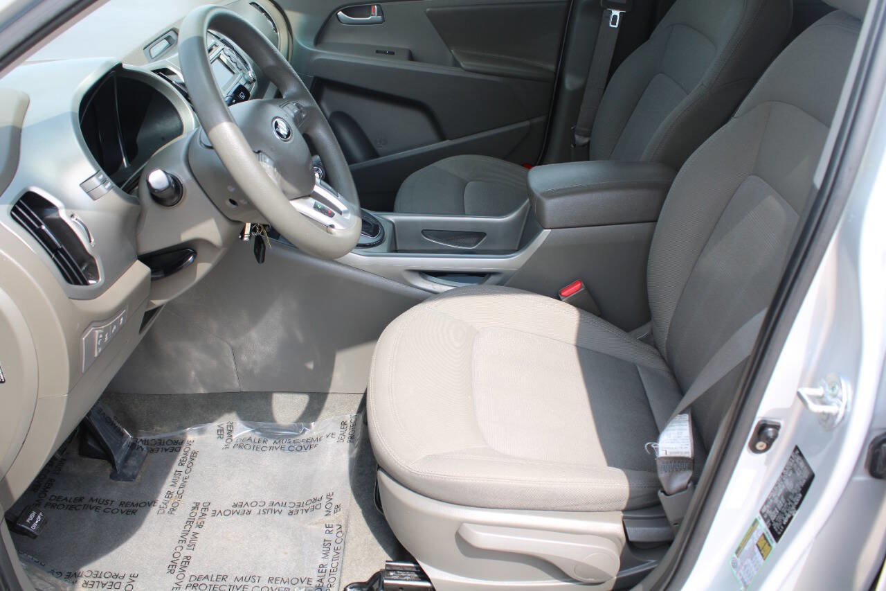 Used 2013 Kia Sportage LX AWD/4WD image 12