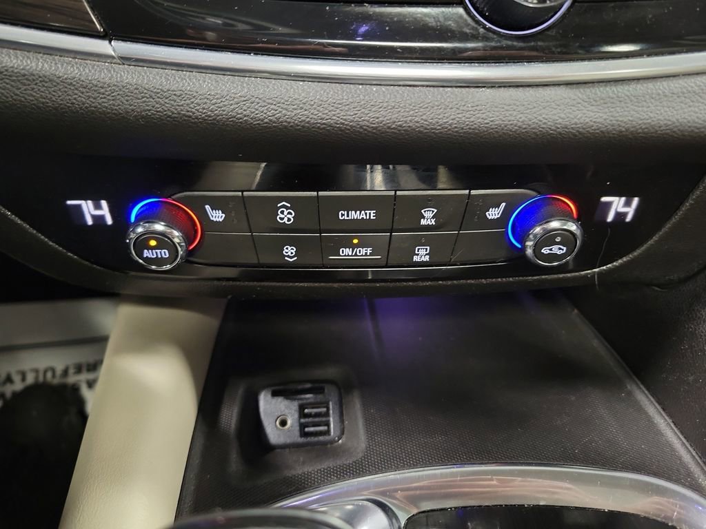 Used 2021 Buick Enclave Essence w/ Sound and Sites Package image 17