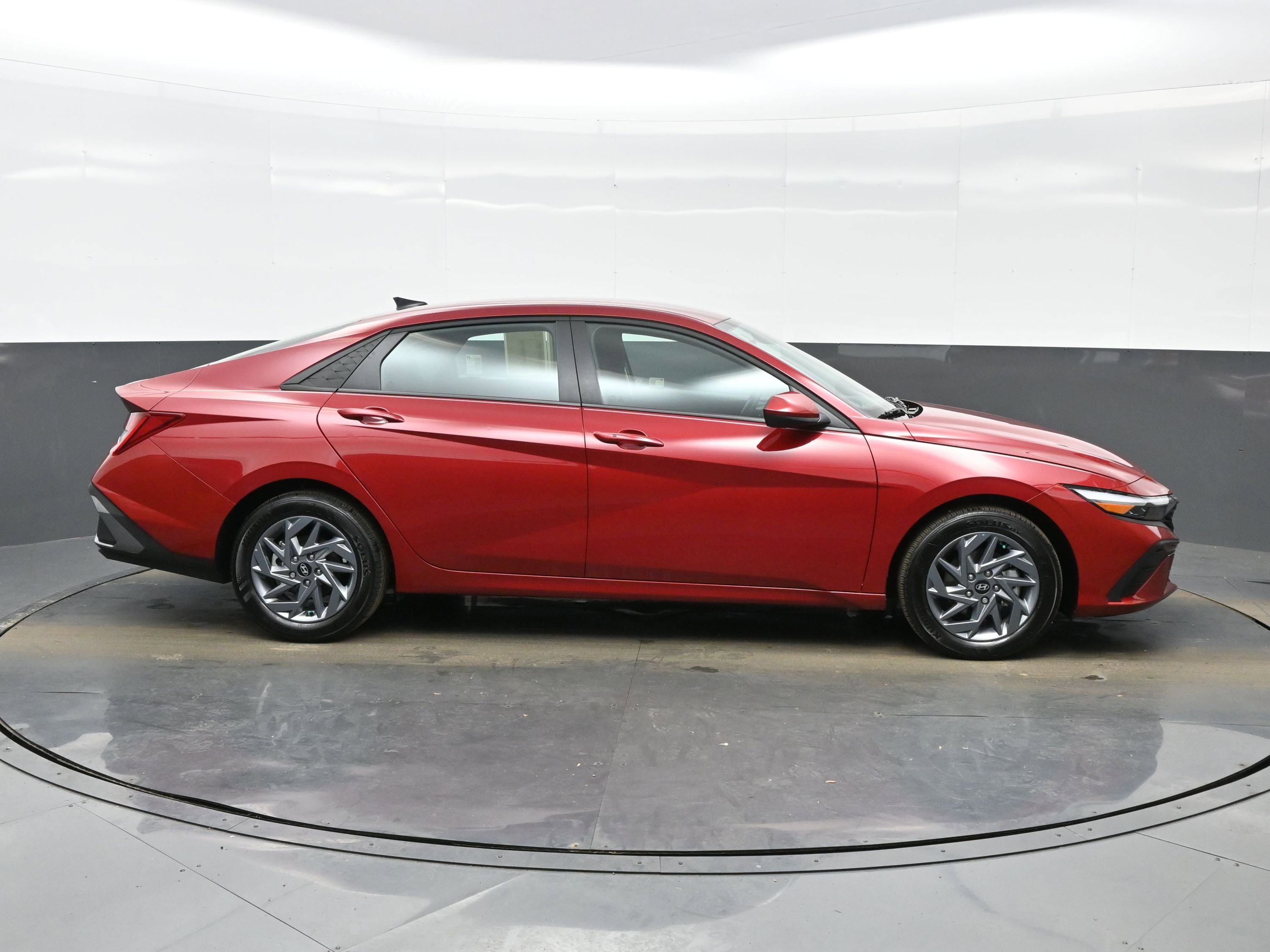 Certified 2025 Hyundai Elantra Blue image 7