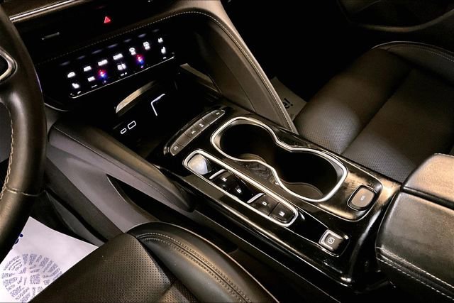 Used 2023 Buick Envision Essence image 18