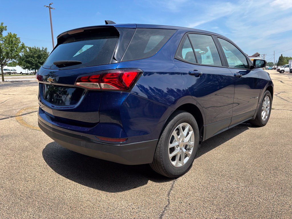 Used 2022 Chevrolet Equinox LS FWD image 7