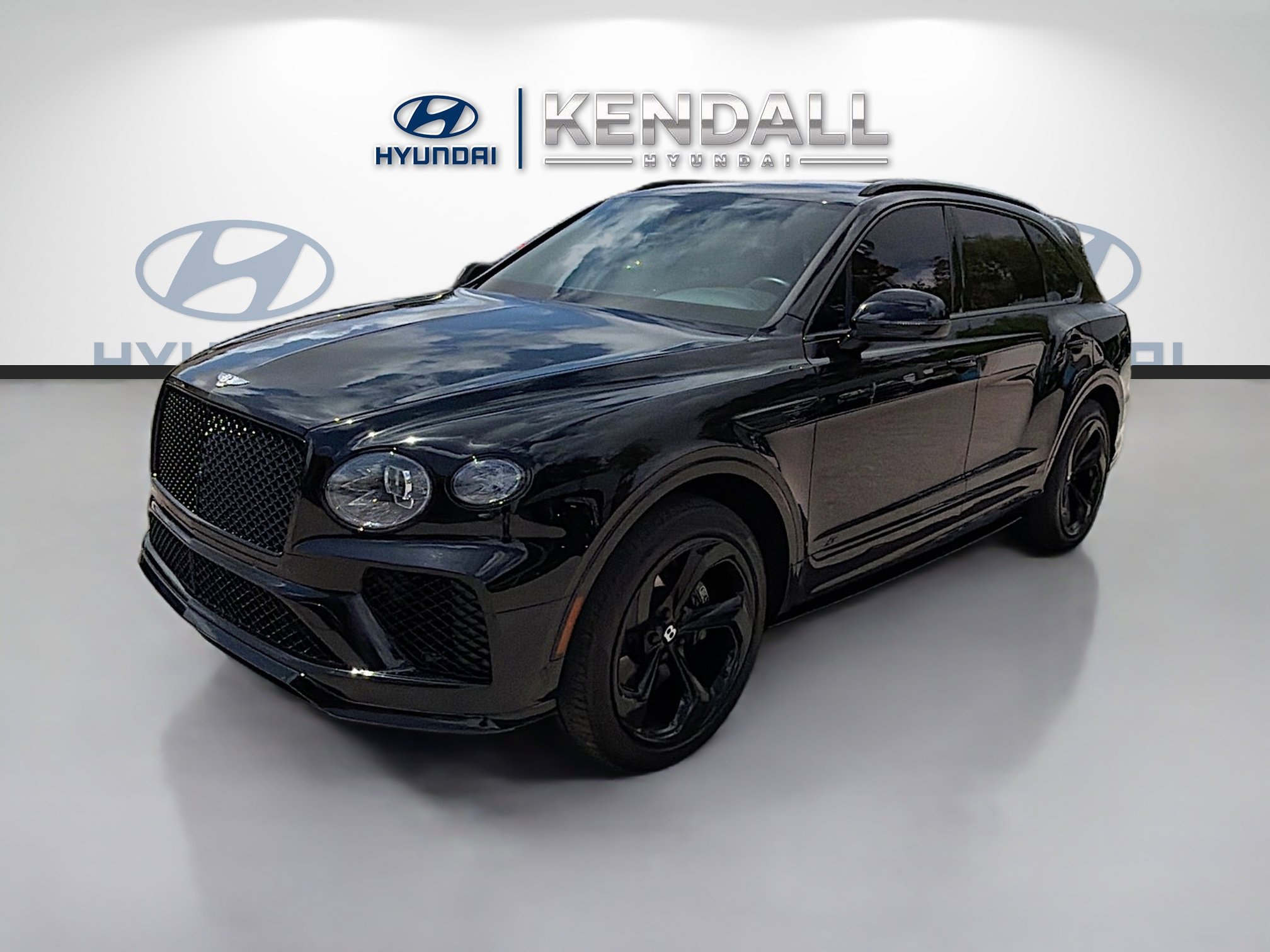 Used 2022 Bentley Bentayga AWD/4WD image 3