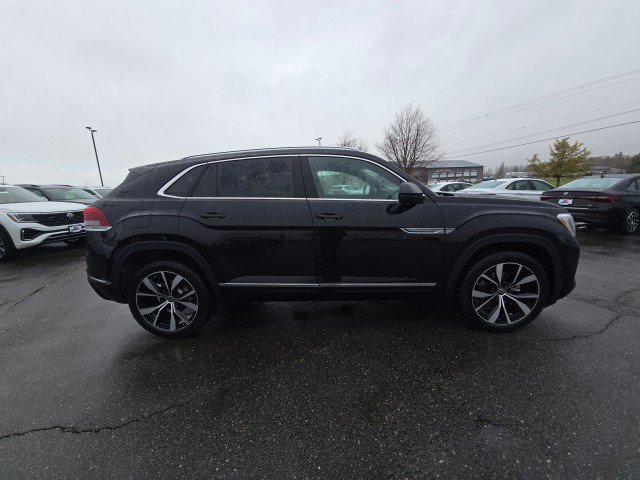New 2026 Volkswagen Atlas Cross Sport SEL Premium R-Line AWD/4WD image 2