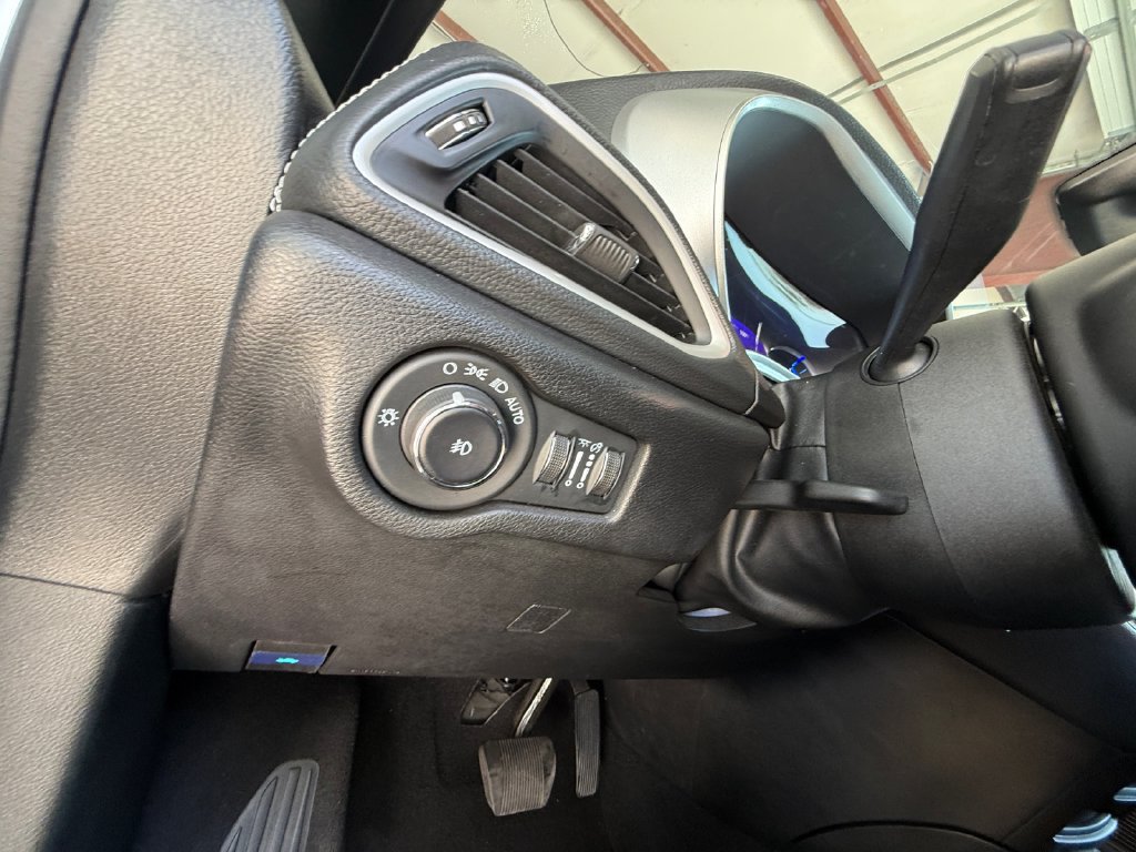 Used 2024 Chrysler Pacifica Limited FWD image 23