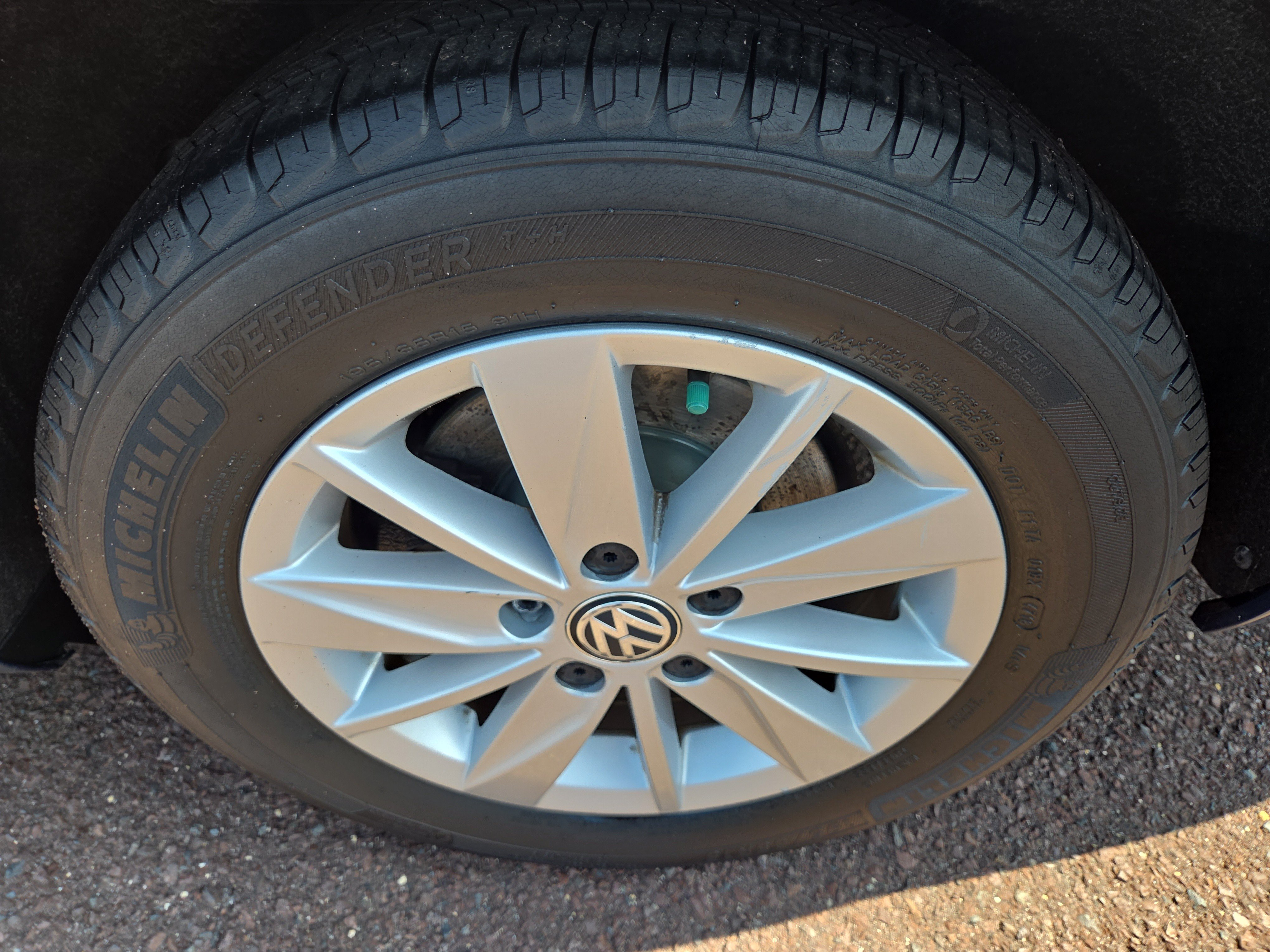 Used 2016 Volkswagen Golf S FWD image 11