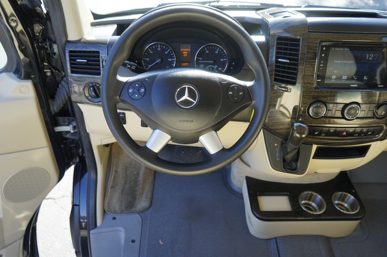 Used 2017 Mercedes-Benz Sprinter 3500 image 17