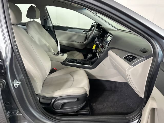 Used 2018 Hyundai Sonata SE w/ Cargo Package image 28