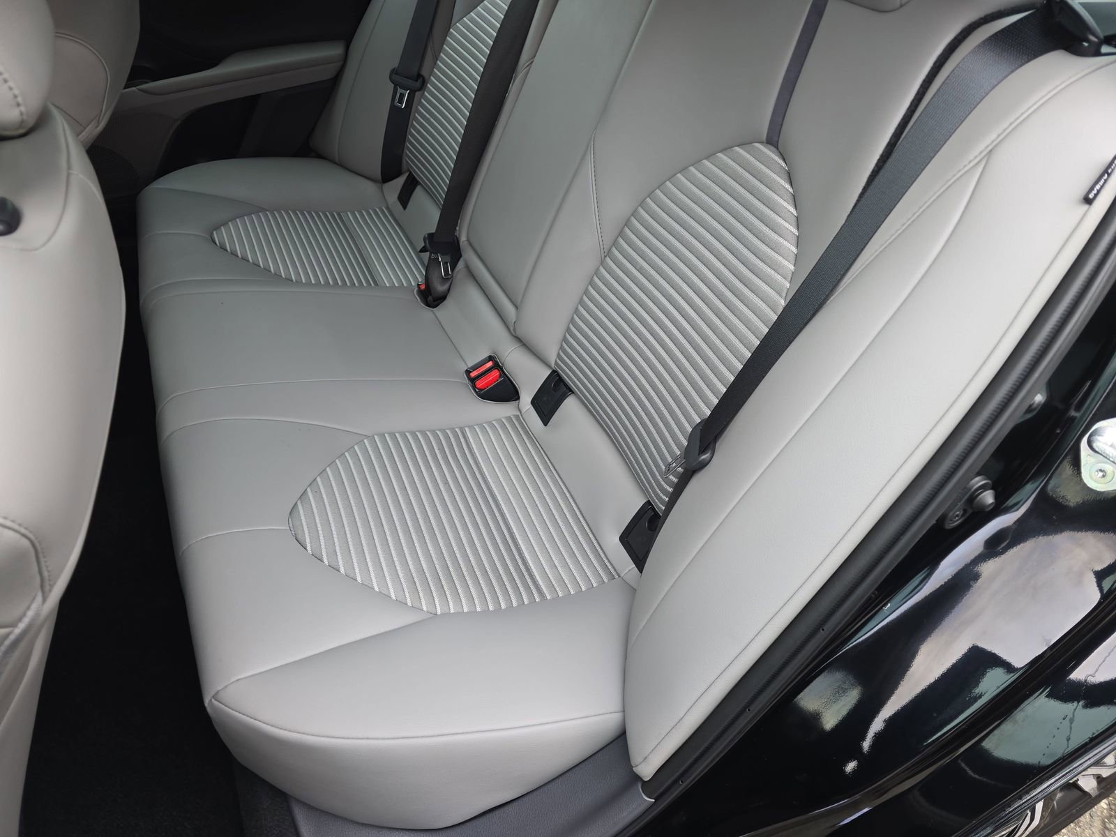 Used 2023 Toyota Camry SE image 19