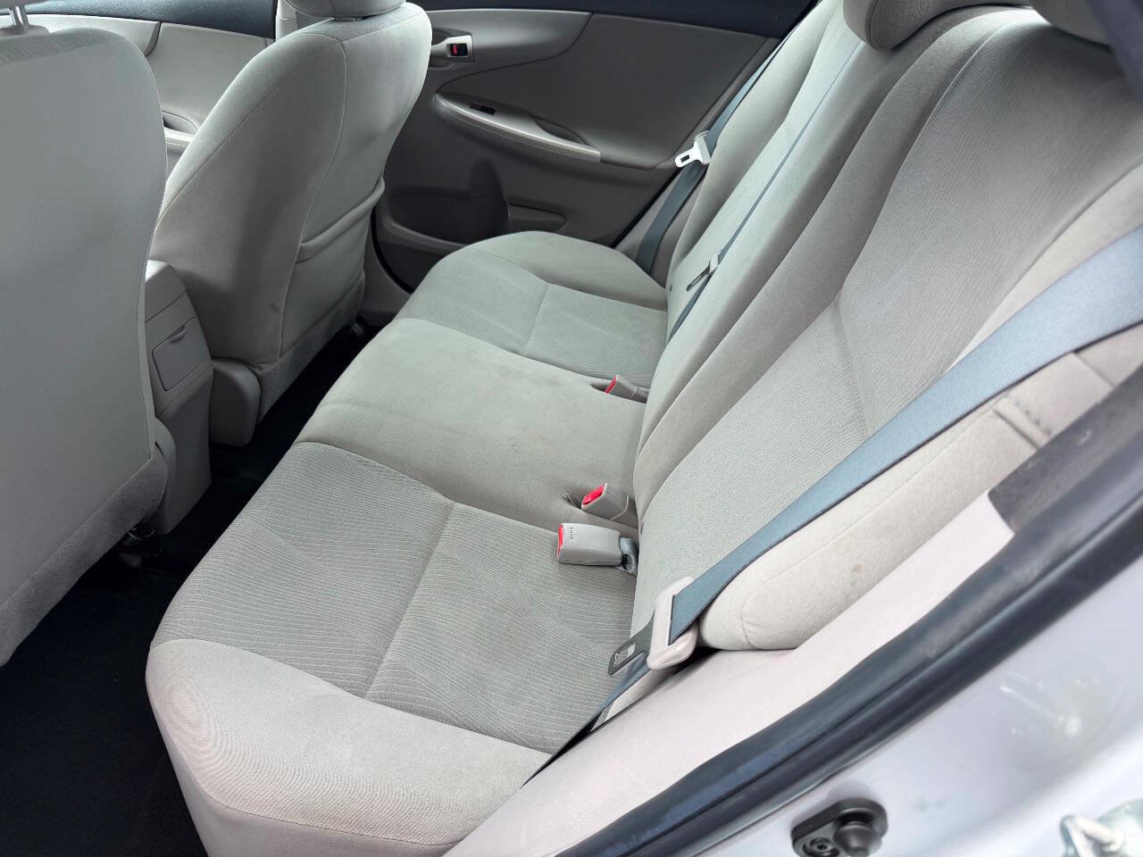 Used 2012 Toyota Corolla LE FWD image 10