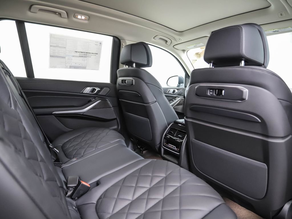 Used 2025 BMW X7 xDrive40i image 27