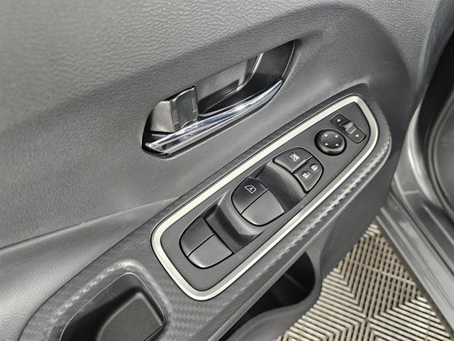 New 2025 Nissan Versa SR image 37