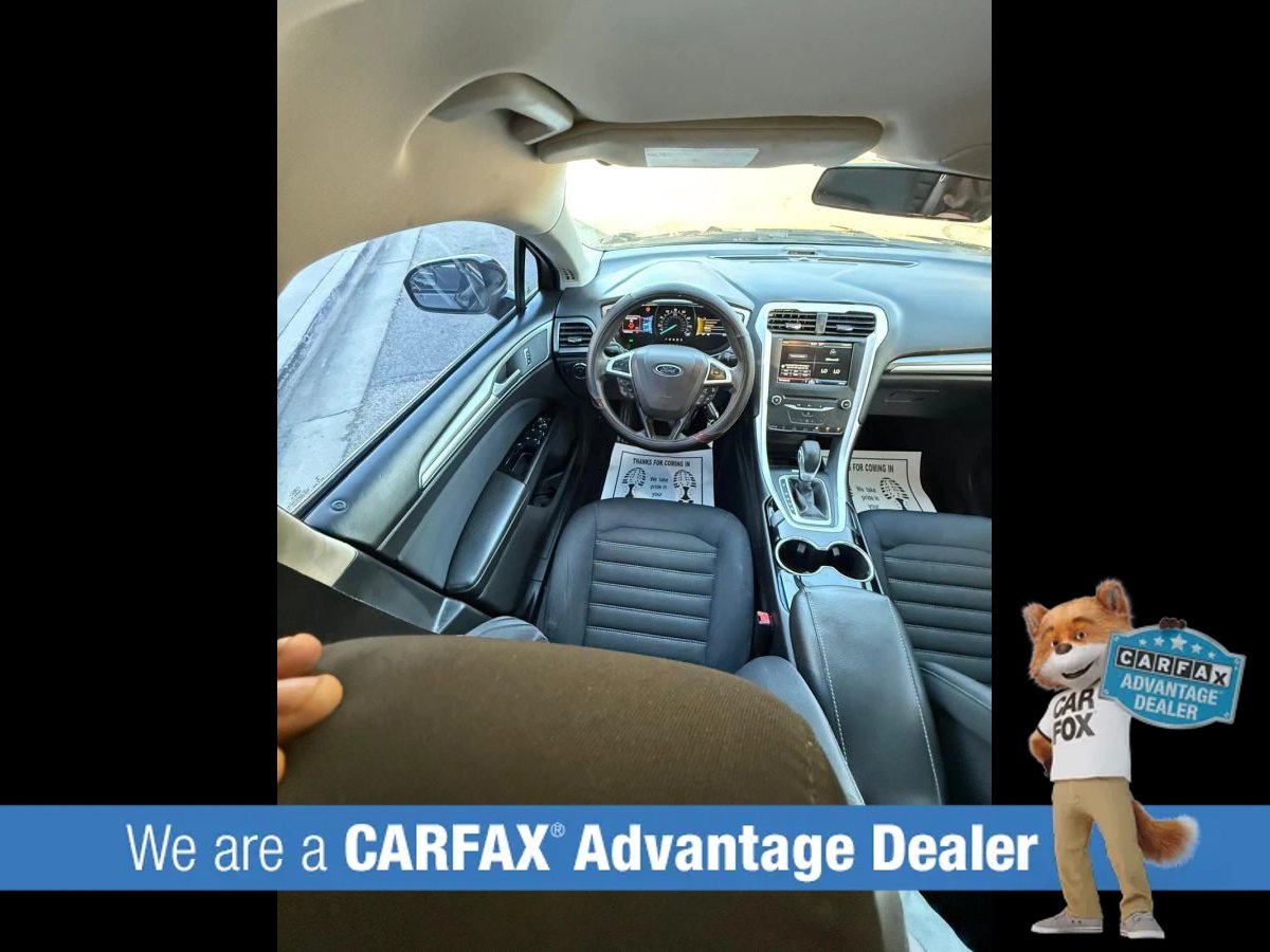 Used 2015 Ford Fusion SE FWD image 28