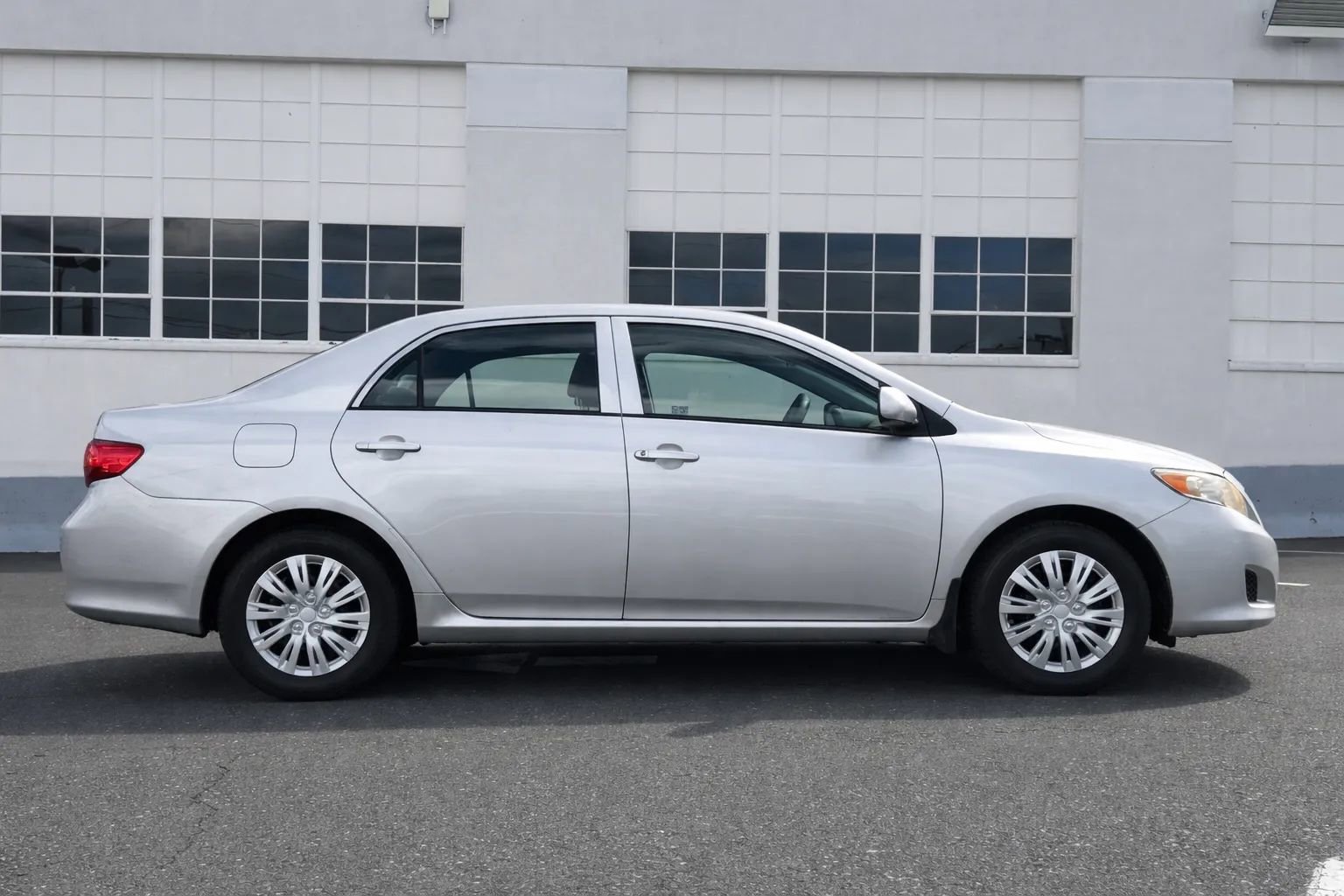 Used 2009 Toyota Corolla FWD image 3