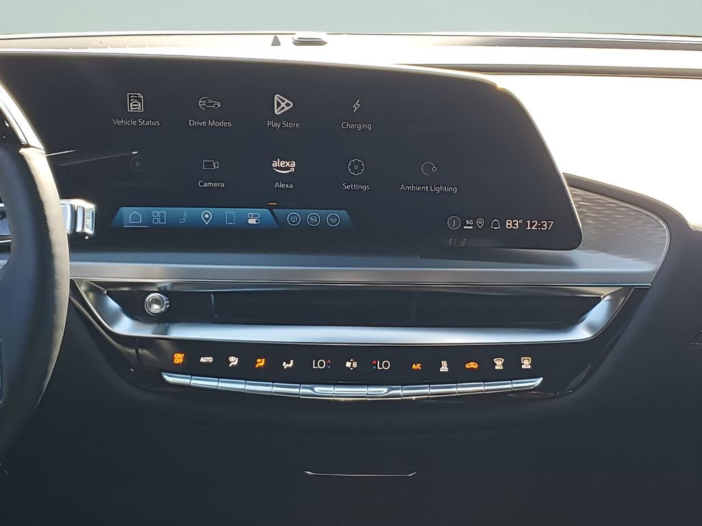 Used 2025 Cadillac Lyriq Luxury image 28