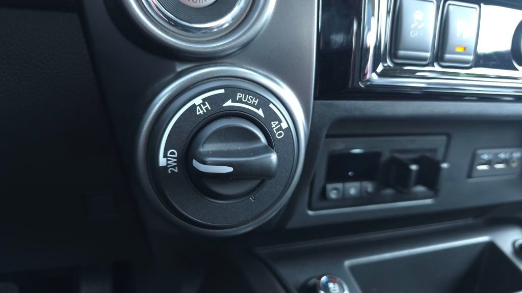 Used 2019 Nissan Titan Platinum Reserve image 39