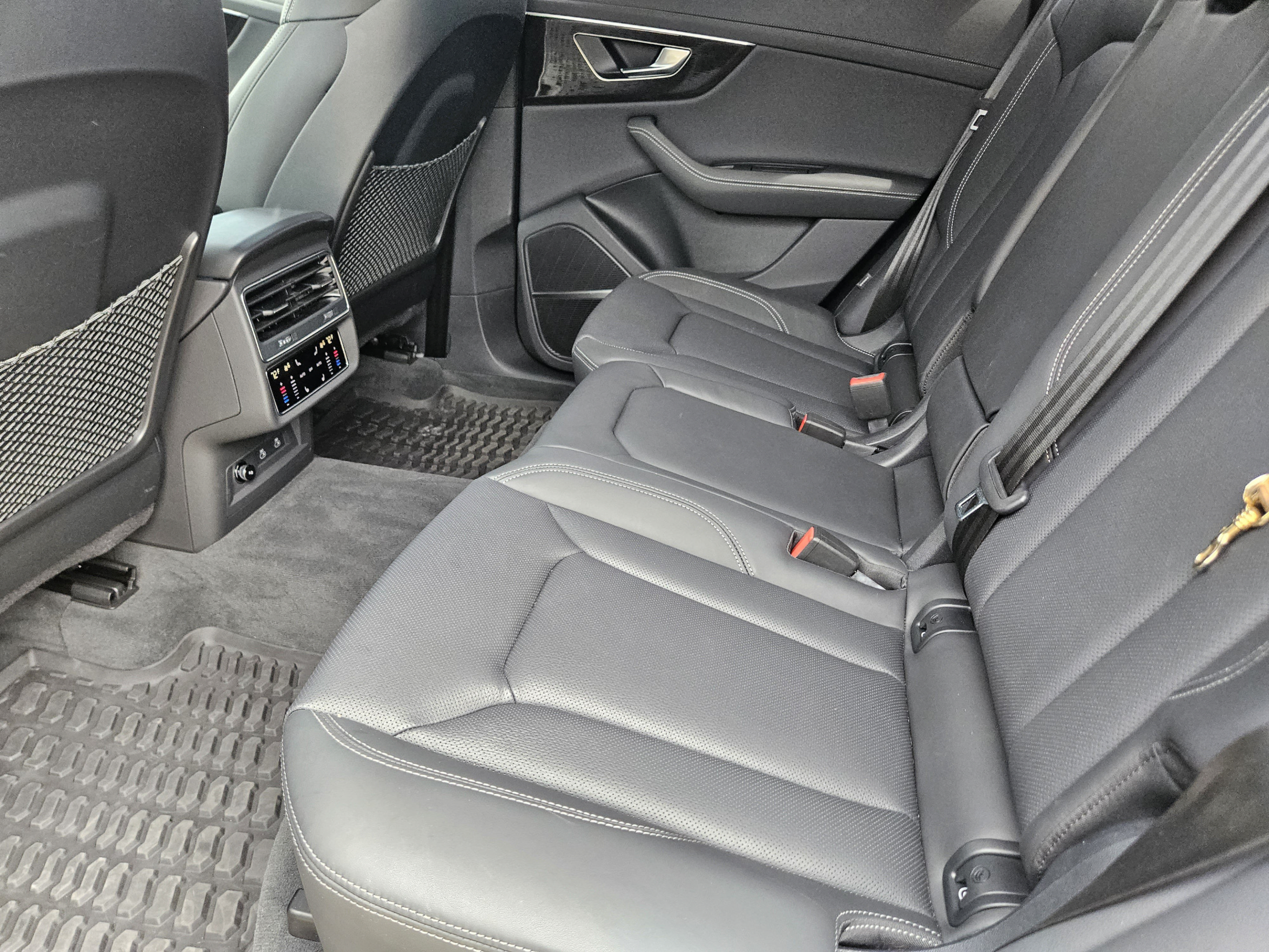 Used 2025 Audi Q8 Prestige AWD/4WD image 21