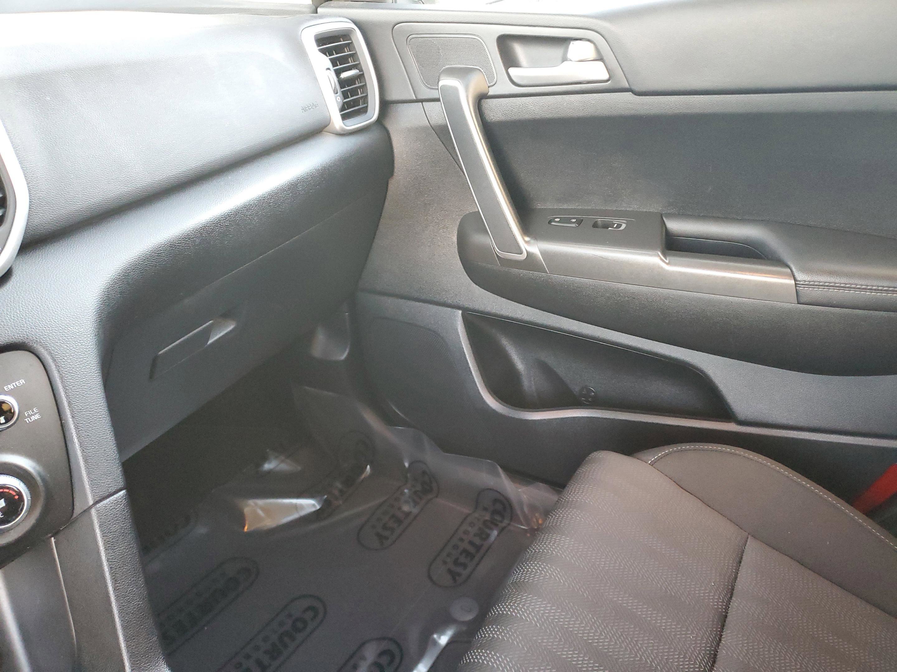 Used 2022 Kia Sportage LX image 25