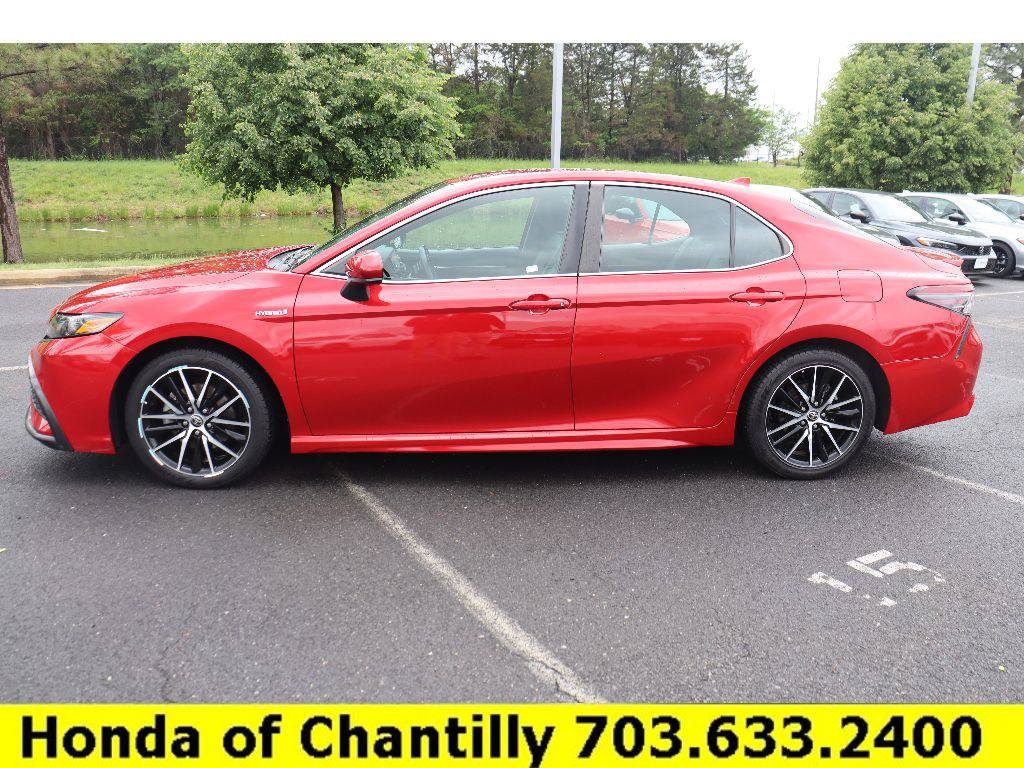 Used 2021 Toyota Camry SE FWD image 4